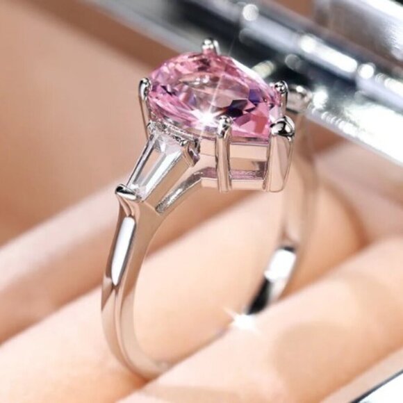 🎀 Pear Cut Cubic Zirconia 925 Silver Beautiful Ring for Women, FB16FA1035 - Picture 1 of 2